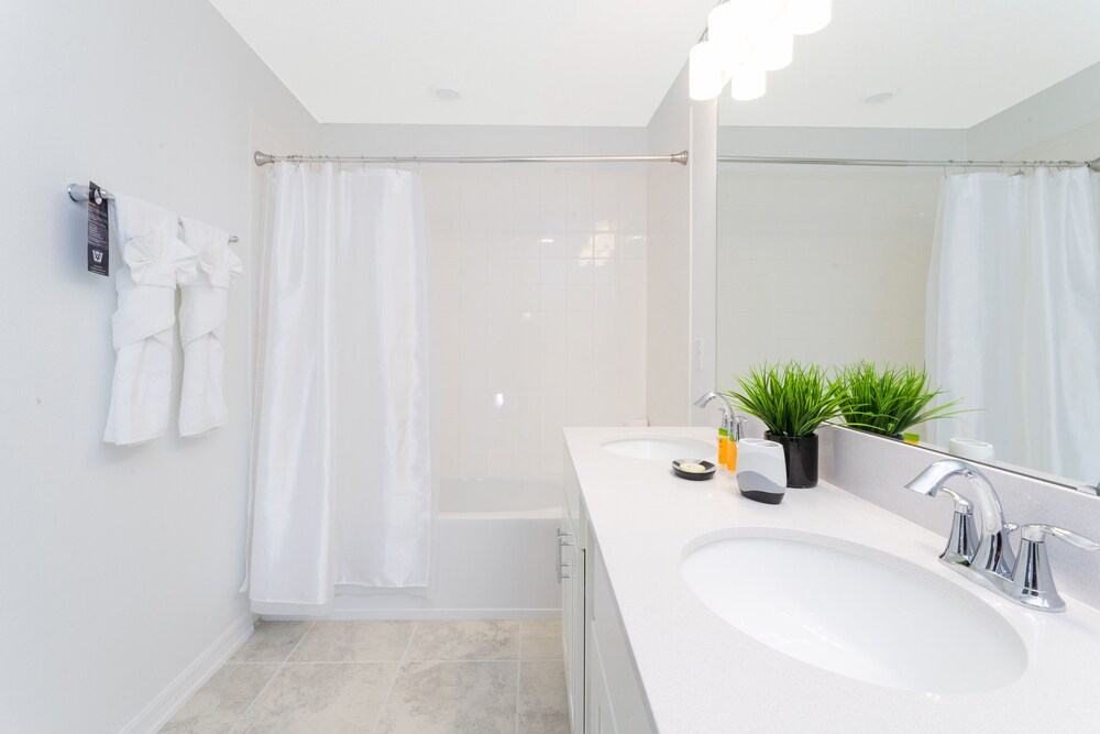 Gorgeous 2 Bedroom Apartment Close to Disney 305 3191 - Image 4