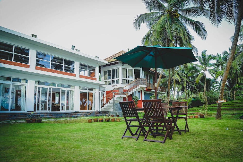 Cheshire Village - Beach Resort