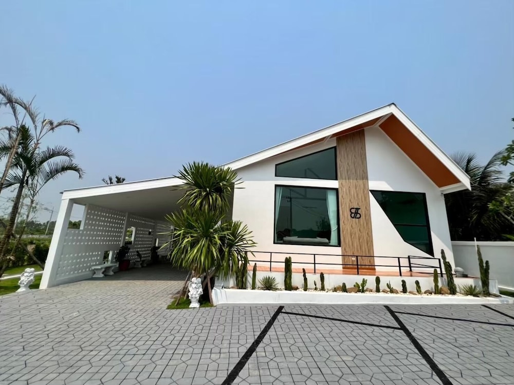 The Estretto Resort