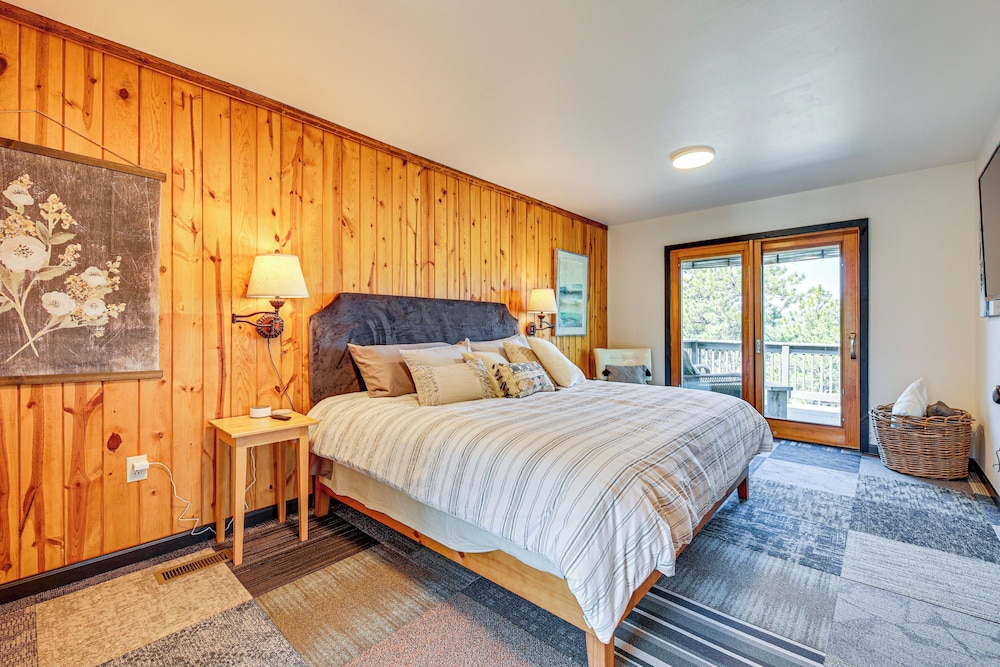 3 Mi to Dtwn: Mtn-view Retreat in Hot Springs!