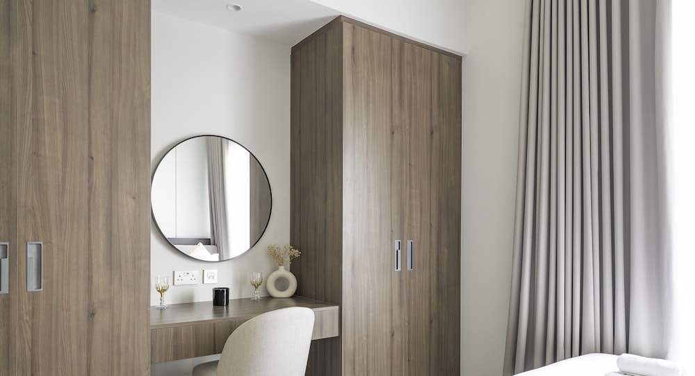 Chic 2 BR in Vida Residences Canal View
