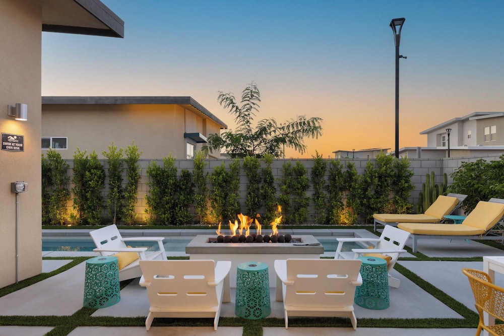 Lumen at Tahquitz: New Build With Pool, Fire Pit & Designer Interiors
