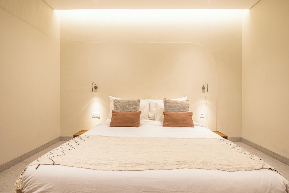 Chic 4-br Villa in Central Seminyak, Beach 5 Mins