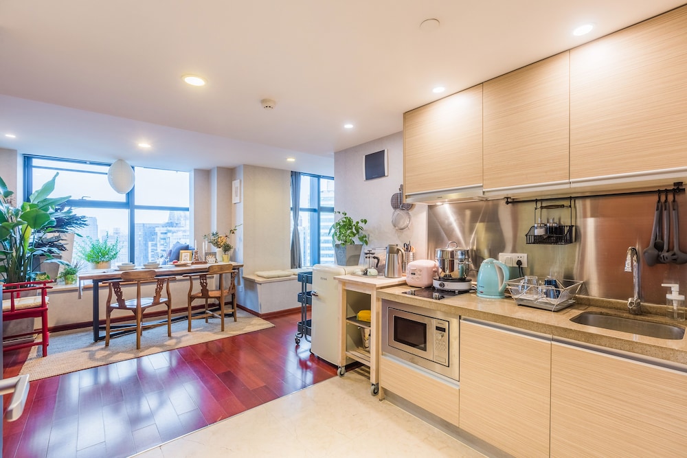 Summer Flower Apartment