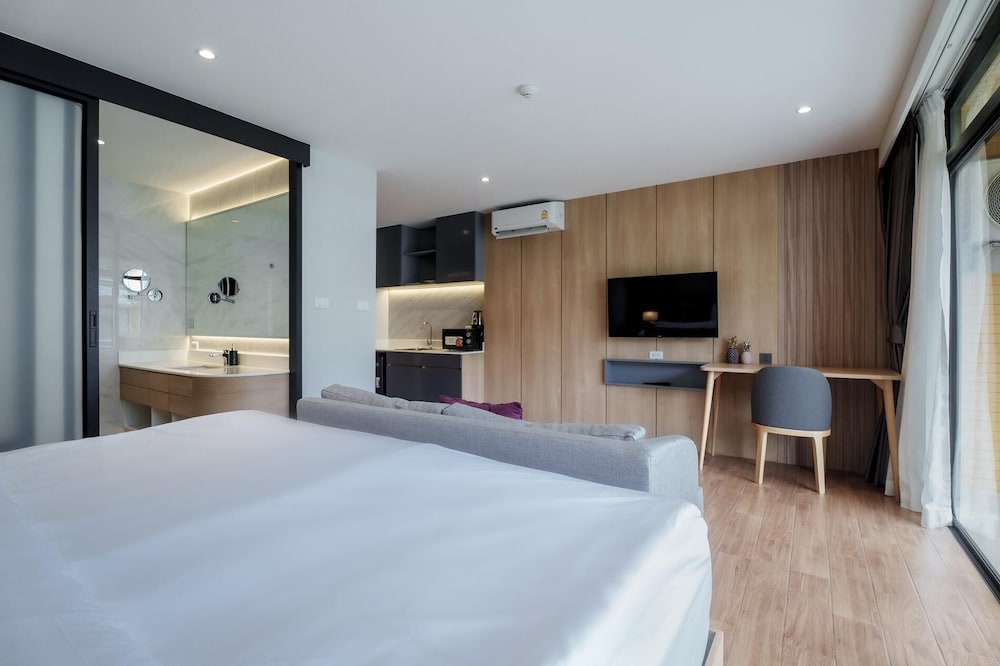 Studio 1525 at Wyndham Garden Naiton Beach