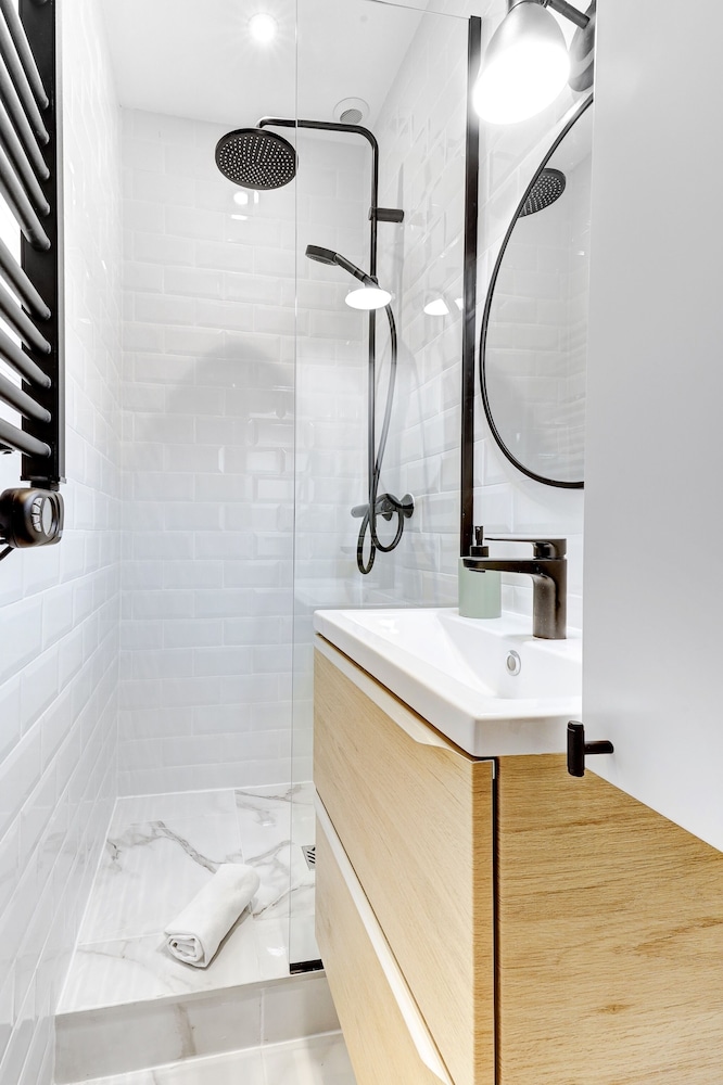 Chic 1BR by Eiffel Tower & Champ de Mars