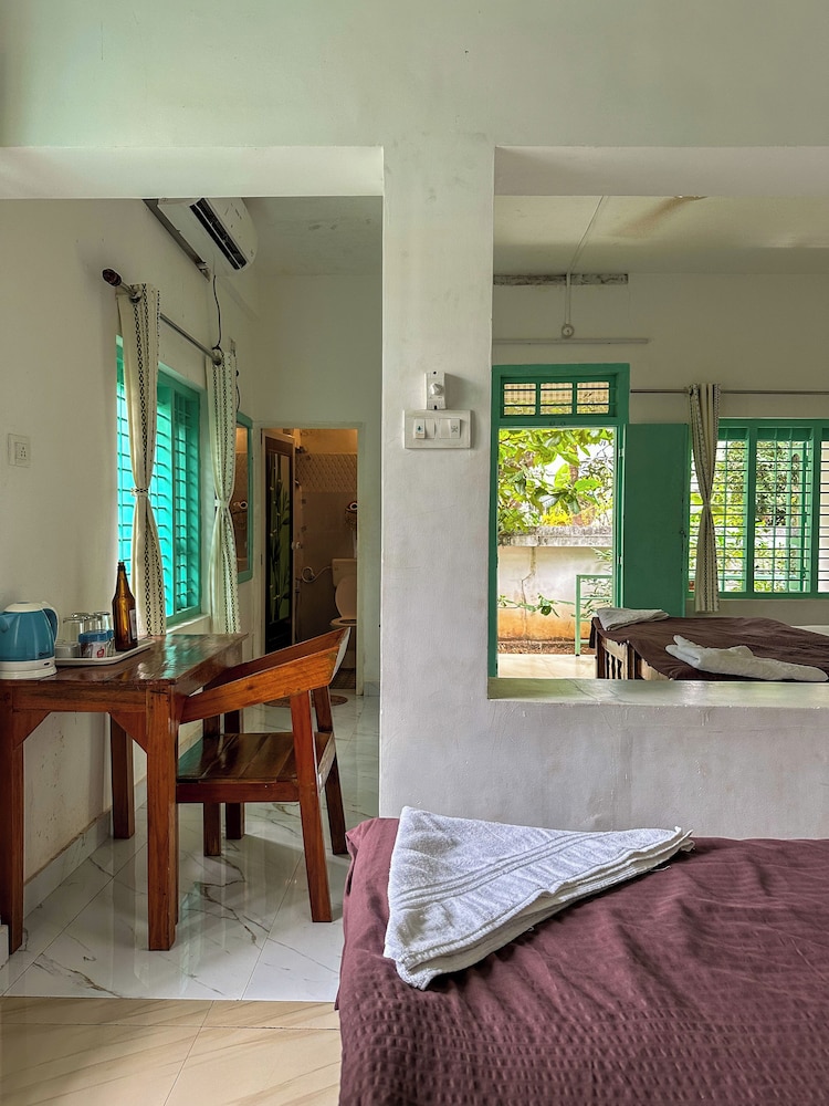 Molly's Hostel