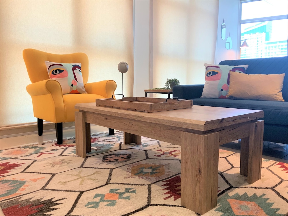 DHLA - Modern 2BR balcony in Marina
