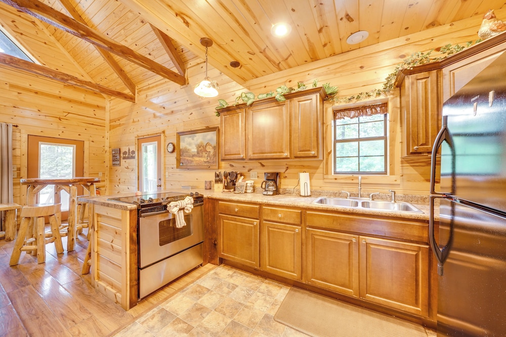 4 Mi to Broken Bow Lake: 'wee Bear Cabin' Getaway!