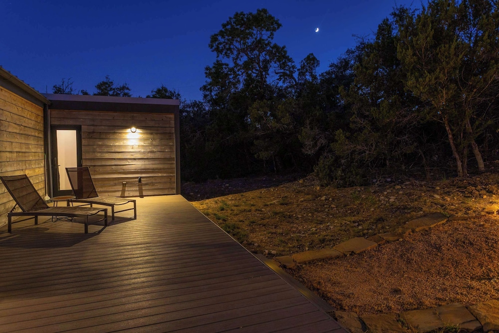 Creator Cabin, Contemporary Getaway With Sauna