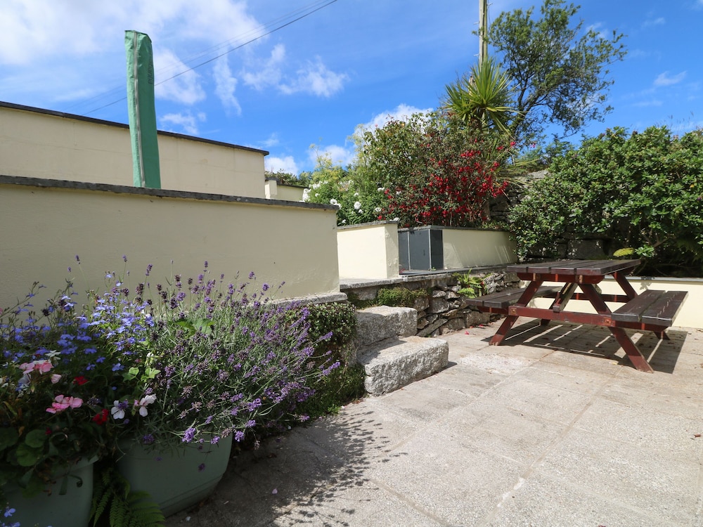 Eldamar Cottage