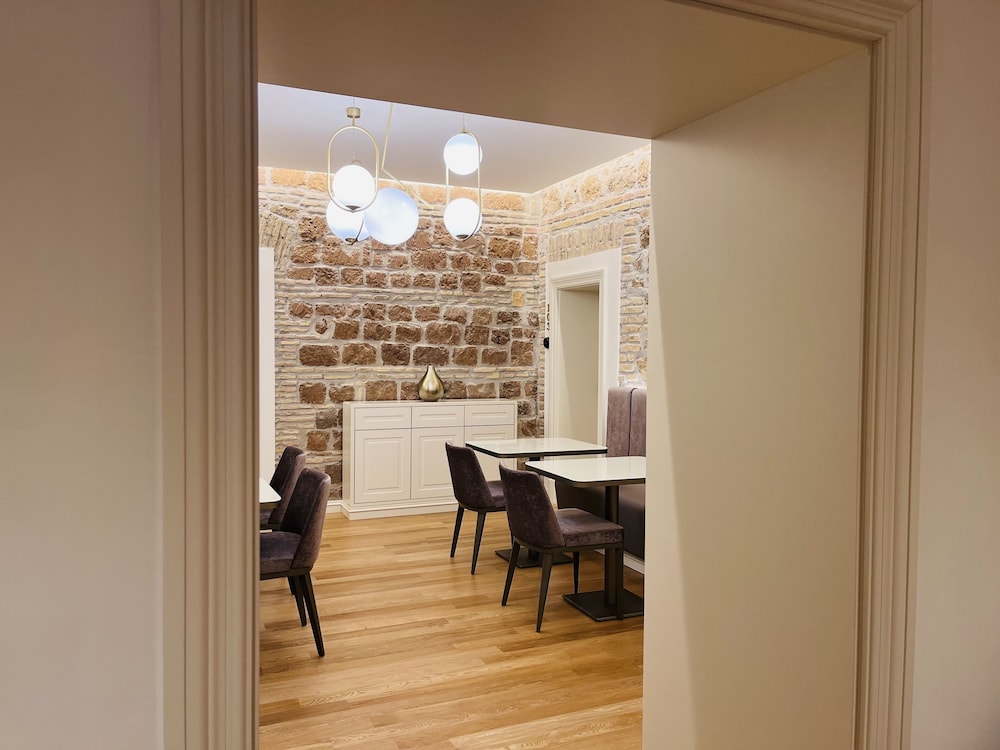 Martina Suites