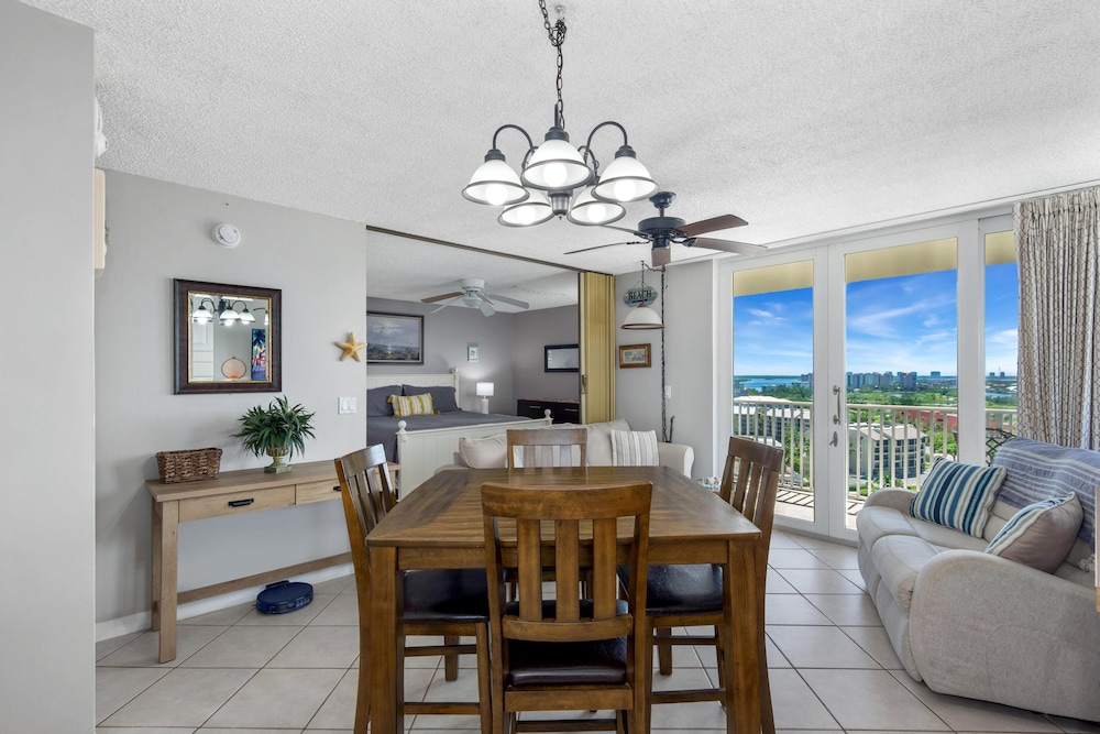 Estero Beach & Tennis Club-penthouse 3A