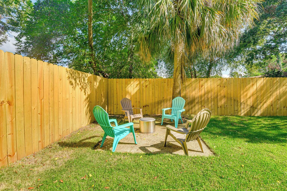 Emerald Coast Home: Outdoor Entertainment Area!