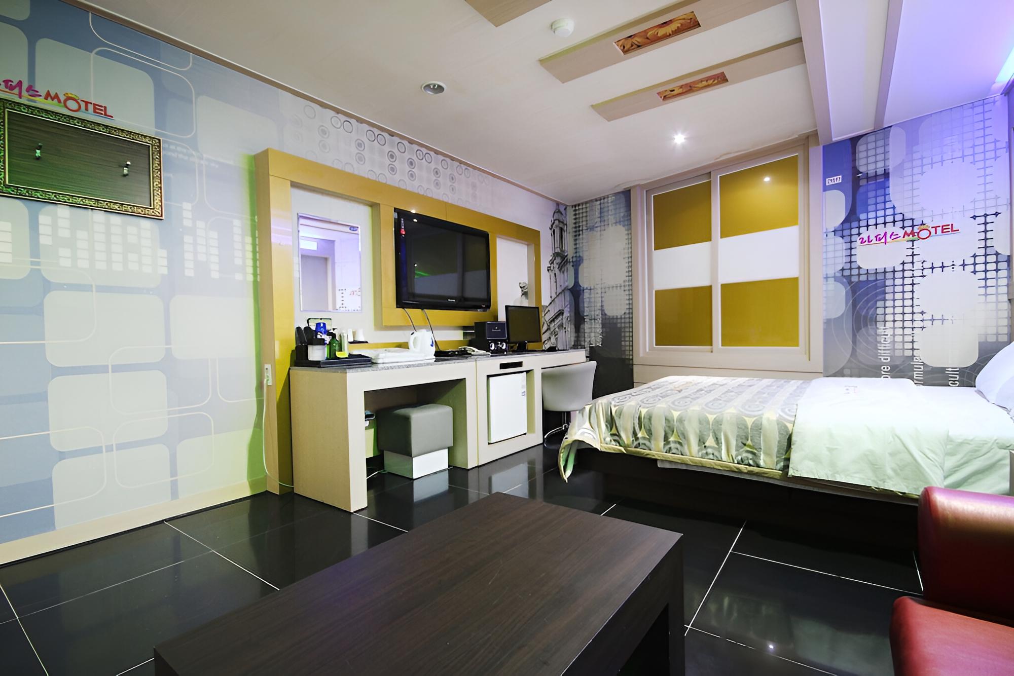 Photo 7