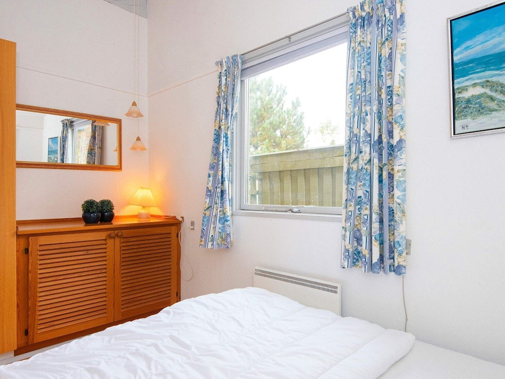 8 Person Holiday Home in Farvang view 4