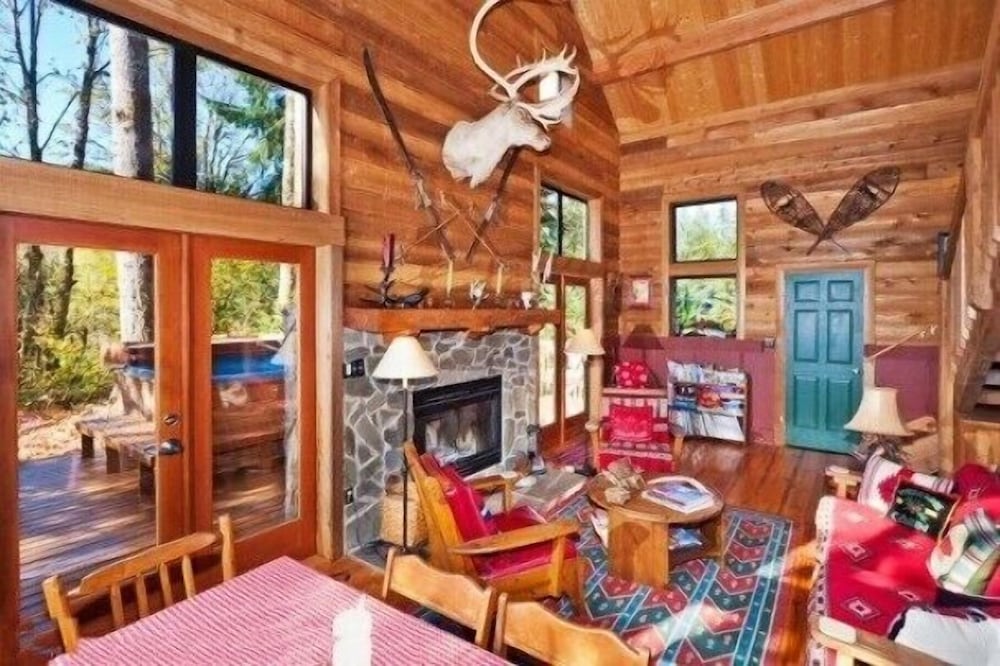 Mt Baker Lodging Cabin 44 - Sleeps 6 view 2