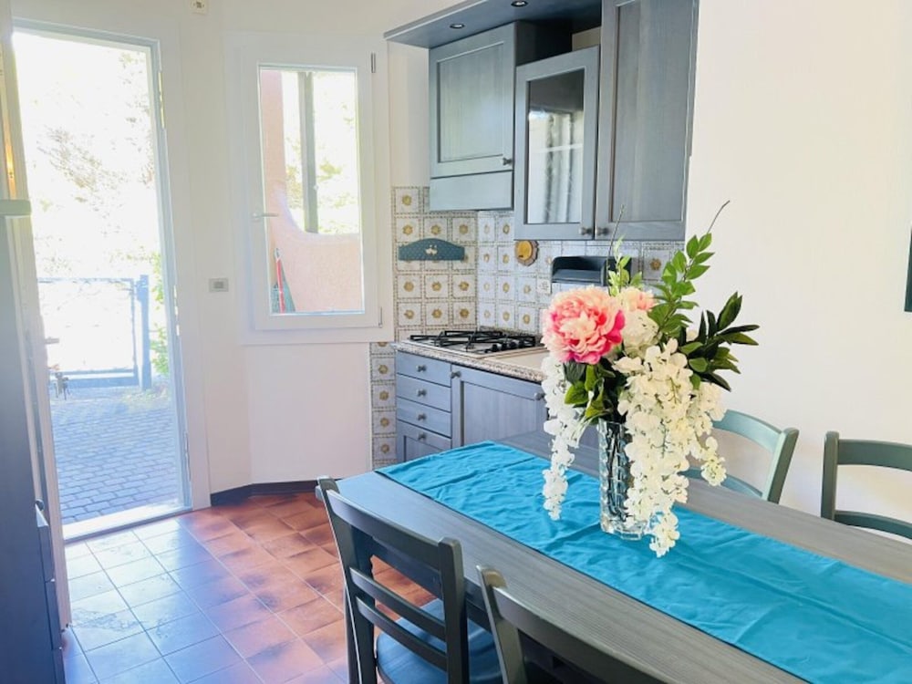 Apartment With Garden and Swimming Pool Access