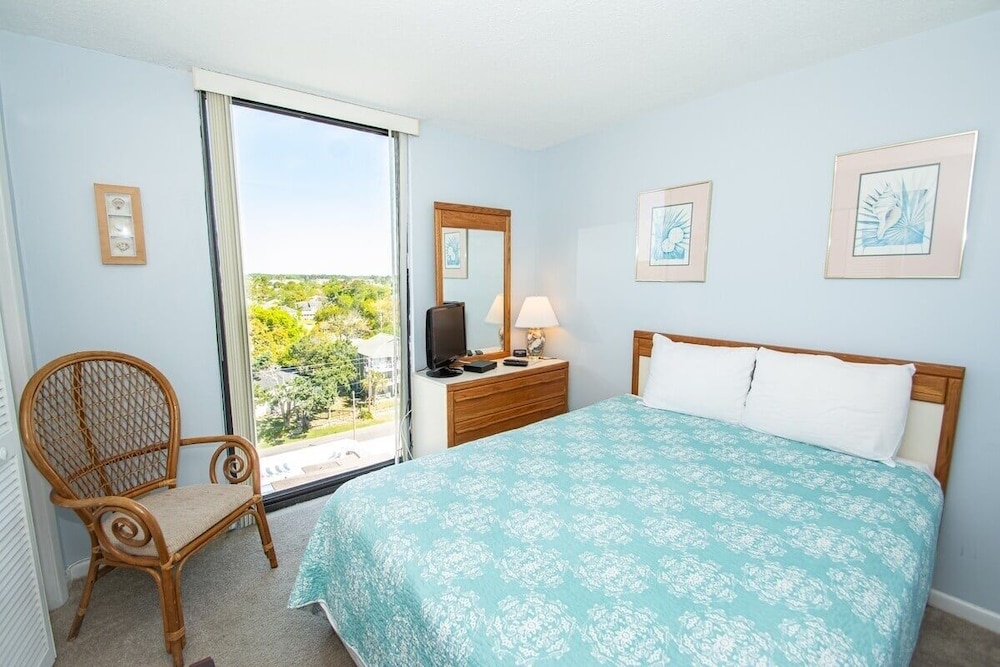 Sea Castle 8g 3 Bedroom Condo