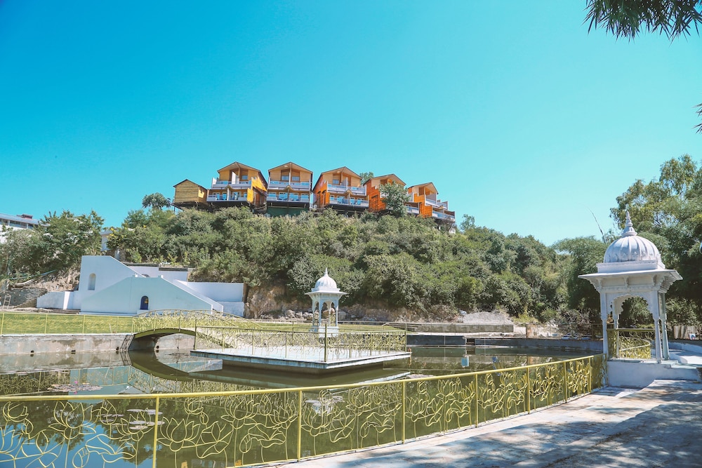 Bamboo Saa Resort & Spa