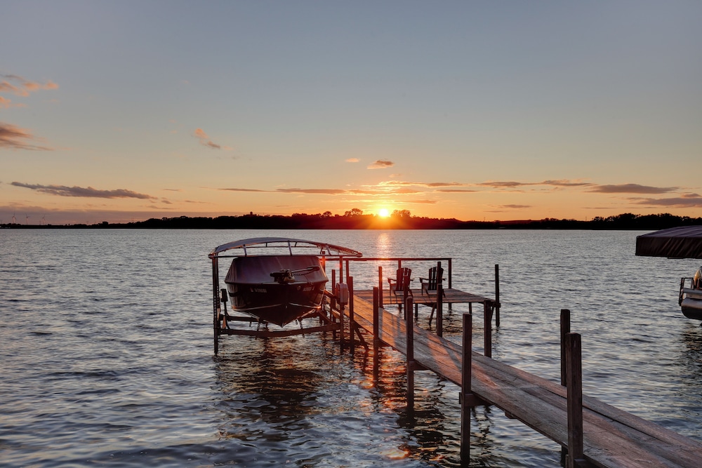 Dog-friendly! Silver Lake Escape Near Boat Ramp