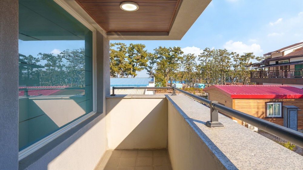 Gyeongju Gampo Laviangrose Pool Villa