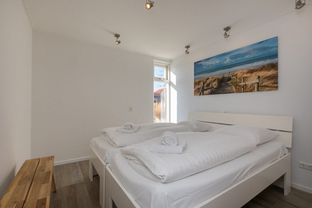 Holiday Home for 8 near Seaside Resort of Oostkapelle-Vrouwenpolder