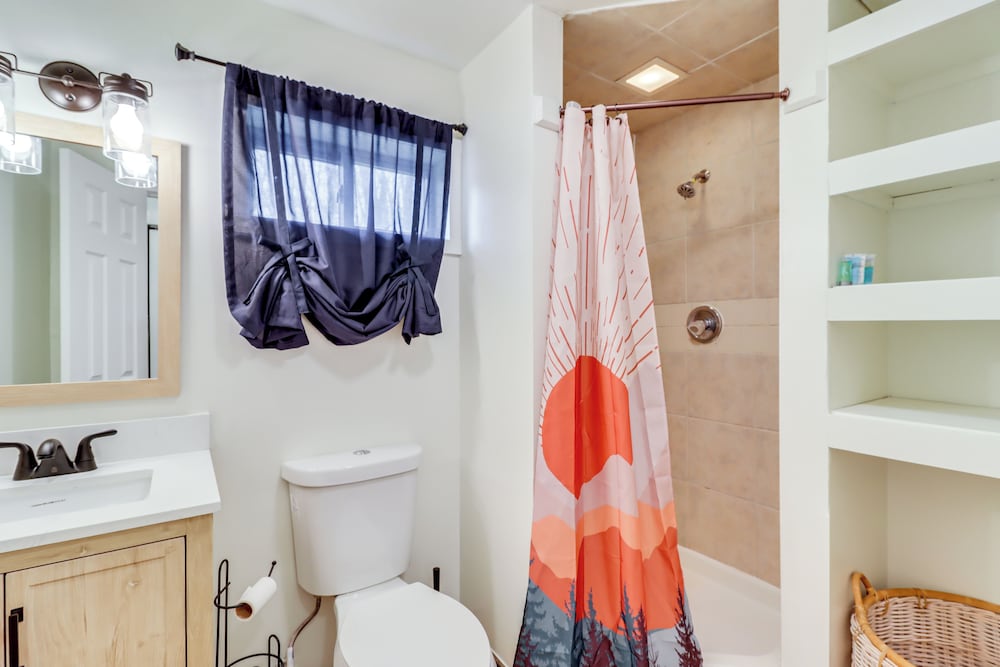 Beach Access: Bbq-ready Poconos Family Getaway!