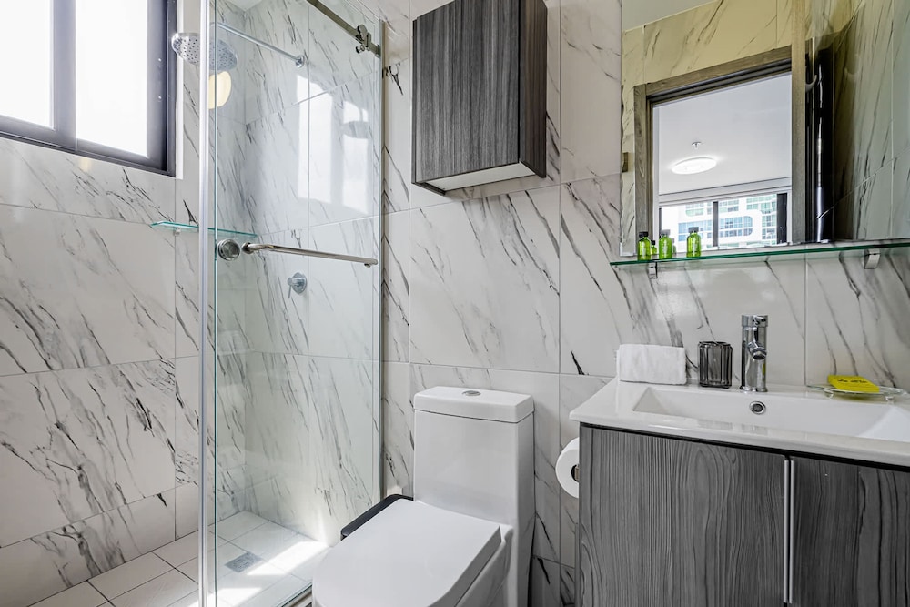w Sophisticated 1BR w High-rise View in Calle 50
