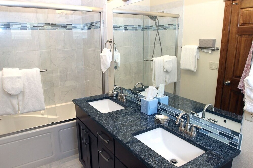 Kiowa Home - Gorgeous Townhome With Amazing Mountain Views 3 Bedroom Townhouse view 4