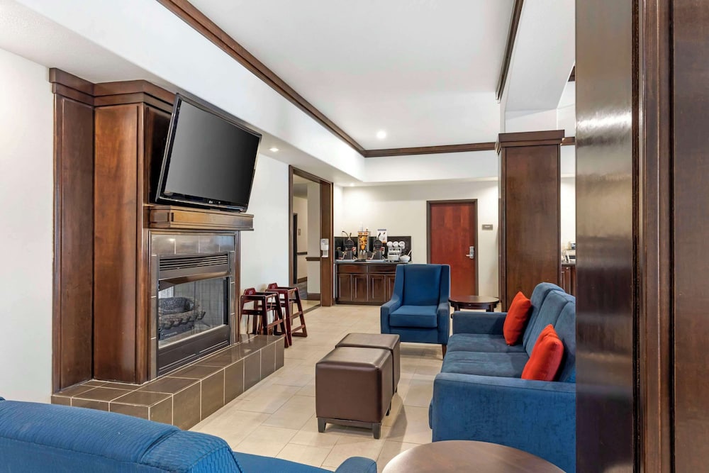 Comfort Inn & Suites Mexia view 3