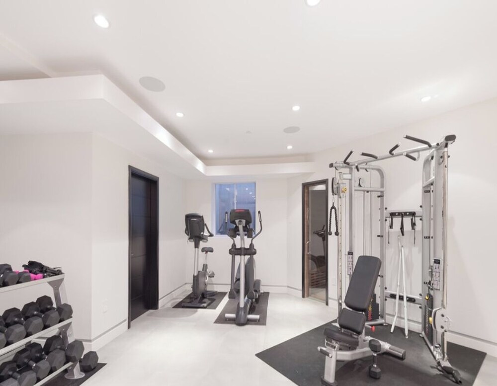 Zorada - Private Hollywood Hills Luxury With Endless Amenities and City Views