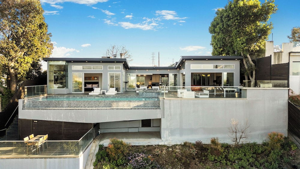 Mulholland View - Mid-century Modern Escape w/ Infinity Pool - Image 4