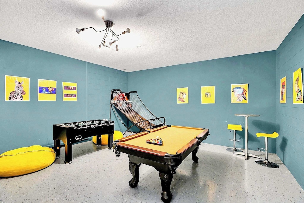 Upstay Lakefront Home w Pool, Game Room and BBQ