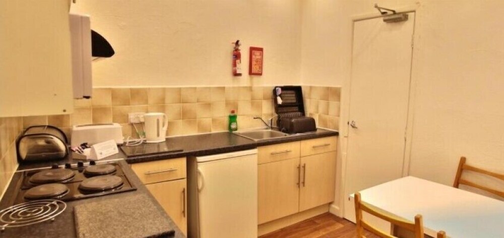 Lynton Apartments