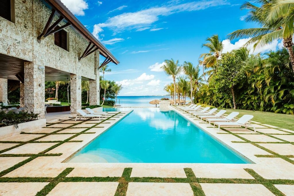 Beachfront Estate w Pool Elevator Chef Butler