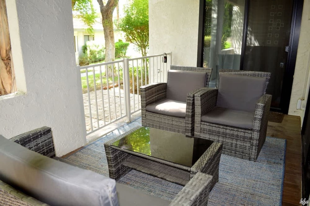 2BD Ground Floor Condo in Gated Gardens Pool Spa
