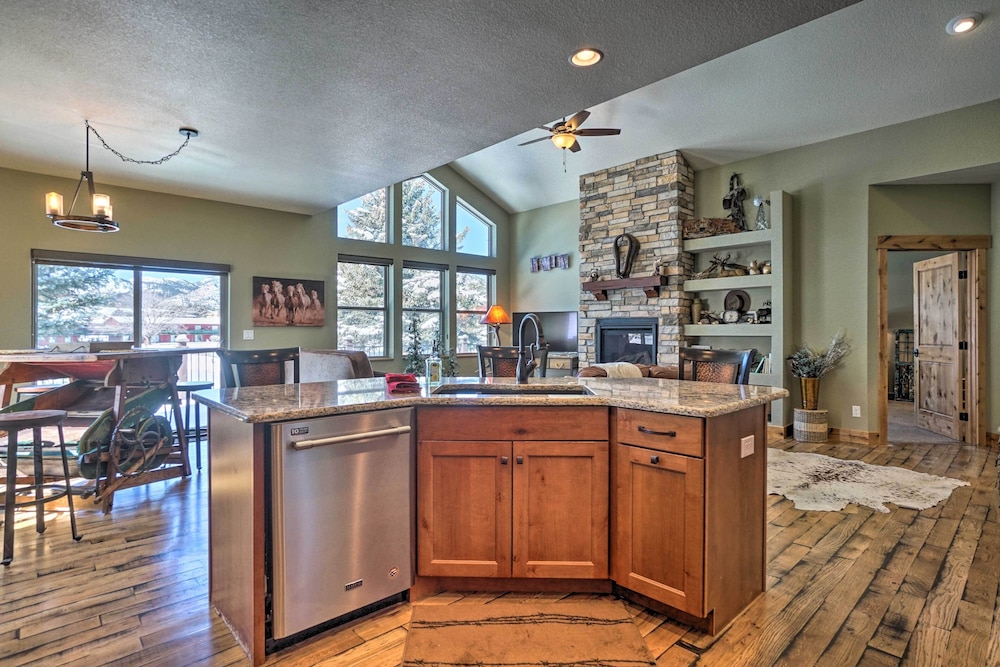 Estes Park House w/ Mtn Views - STR License 3154 - Property Image 10