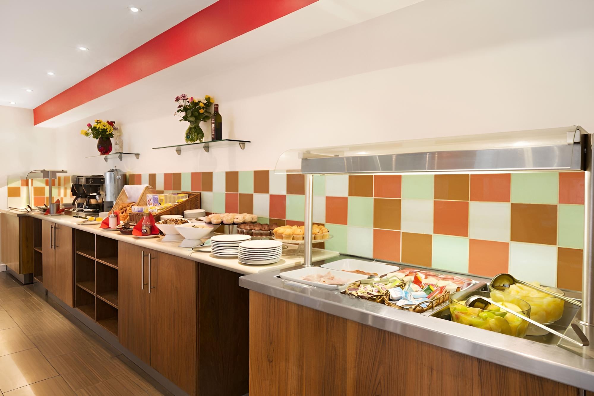Ramada by Wyndham Hounslow - Heathrow East view 3