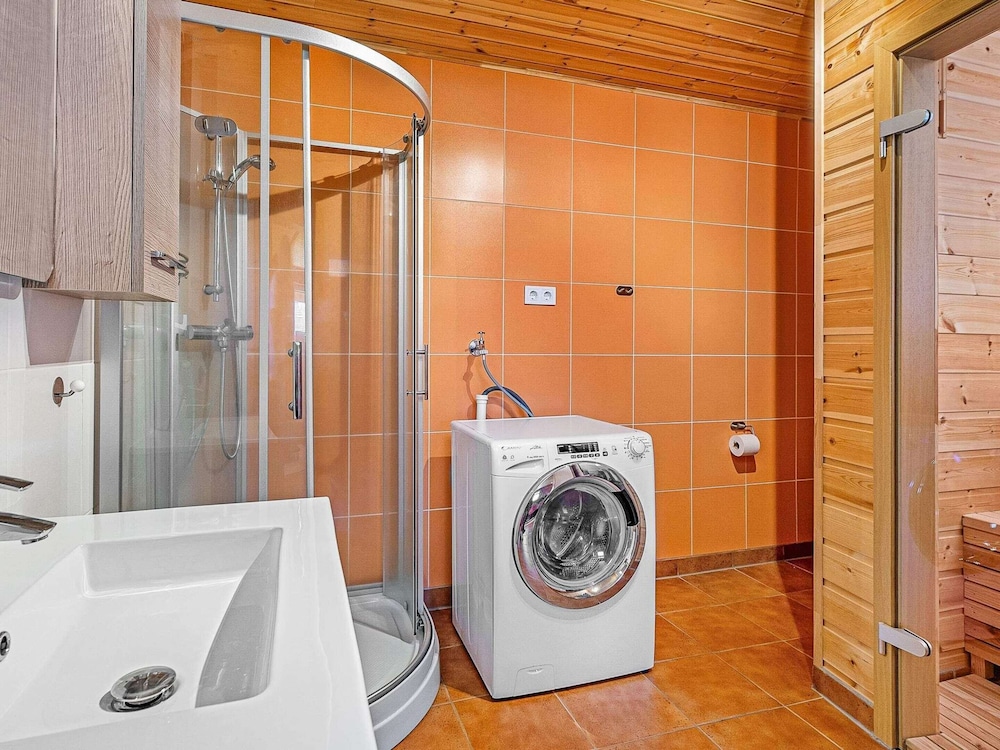 Holiday Home in EidsvÃ¥g en Molde — bathroom