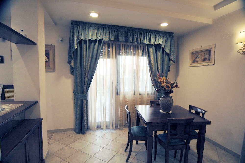 Roma Chic House - Delightful Luxury Apartment 3 People, With Jacuzzi
