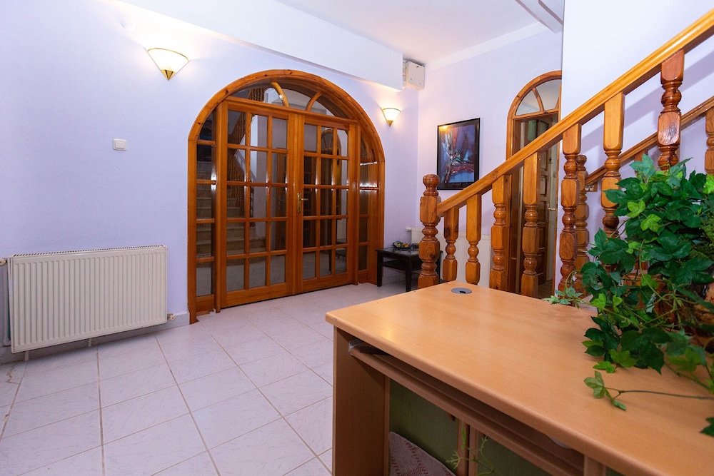 Photo 32