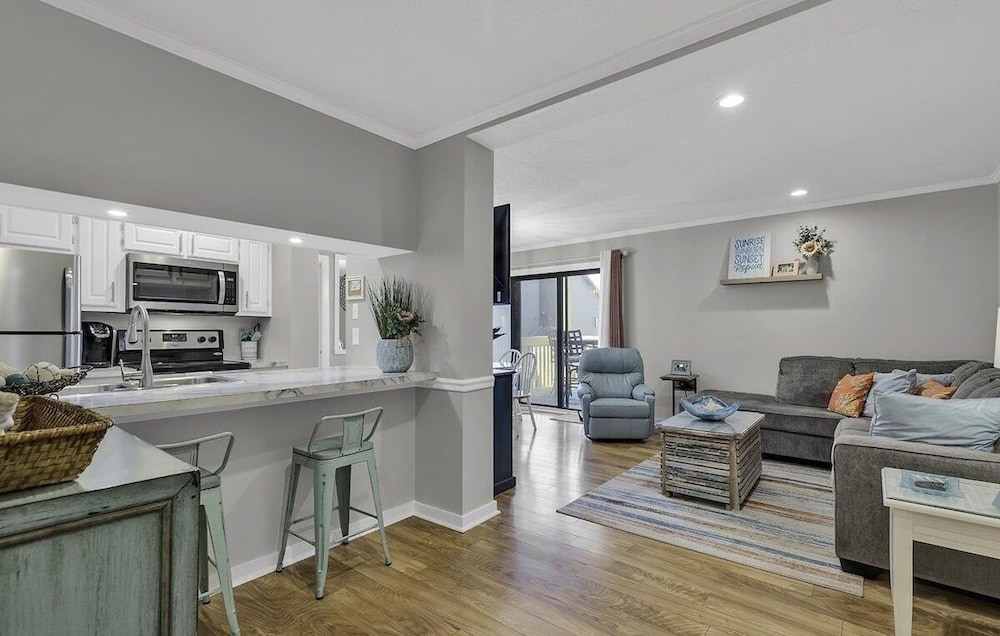 Ocean Bridge 27b 2 Bedroom Condo