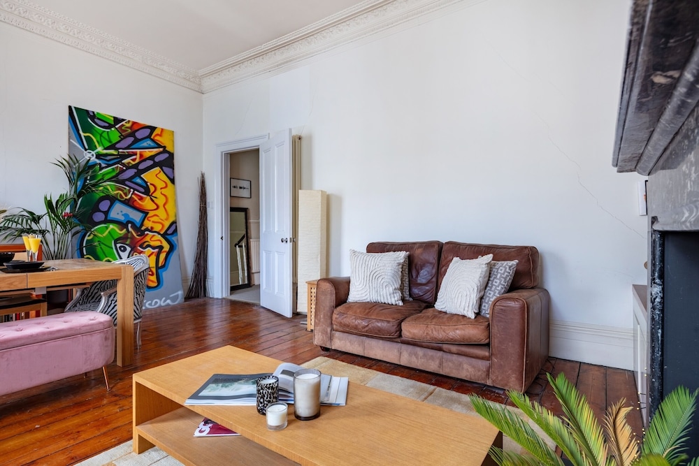 Cozy 2BR Near Notting Hill & Hyde Park