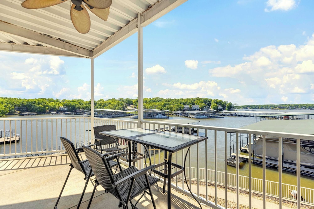 Seascape Cove Waterfront!