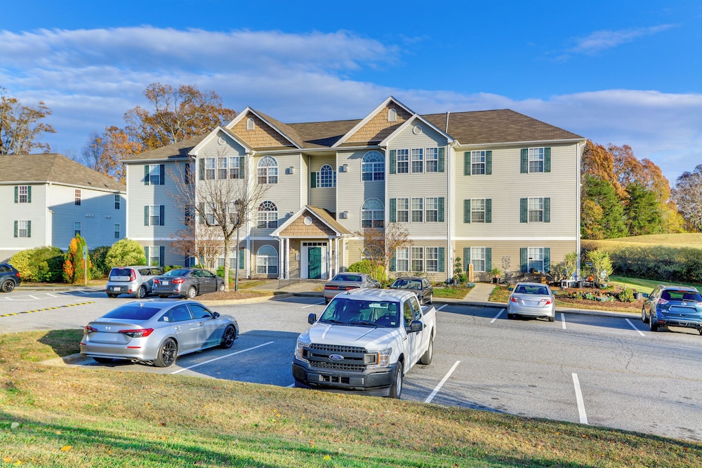 Easy Access to Dtwn: High Point Condo