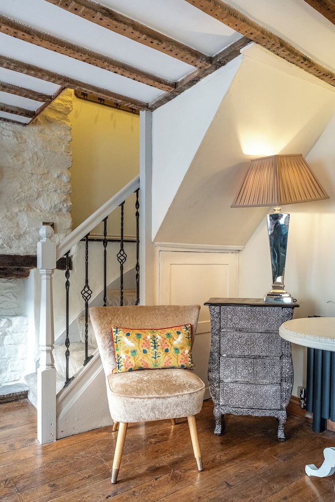 Eilmers Cottage Lovely 4BD in Malmesbury