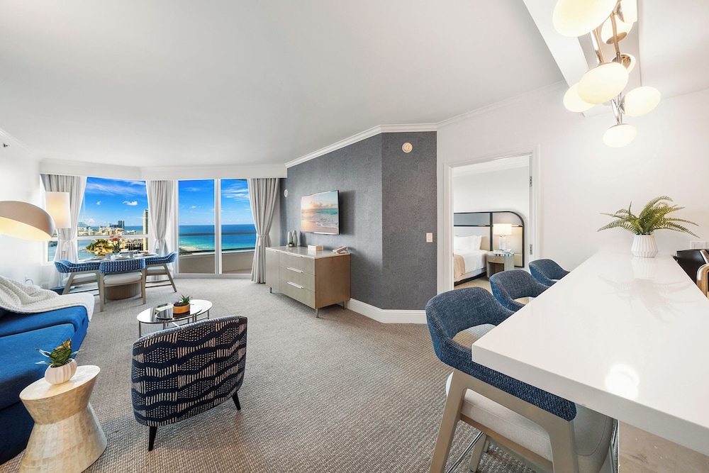 Luxury Vacation Rentals at Fontainebleau Miami Beach by LRMB