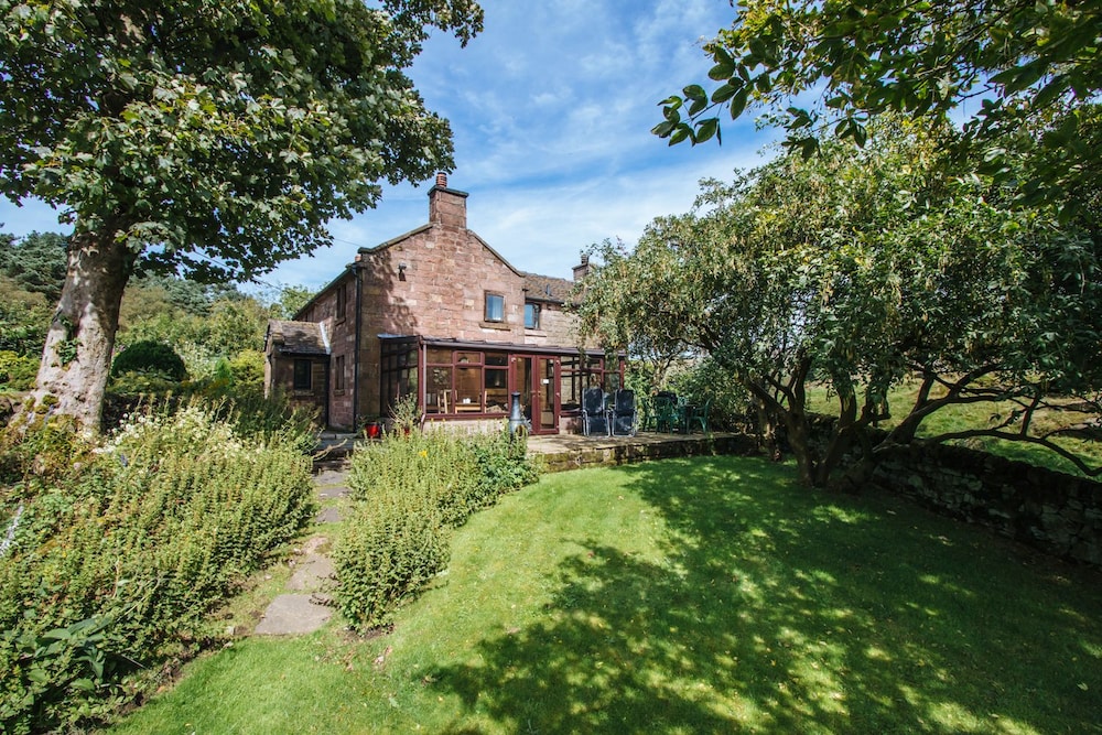 Hen Cloud Cottage