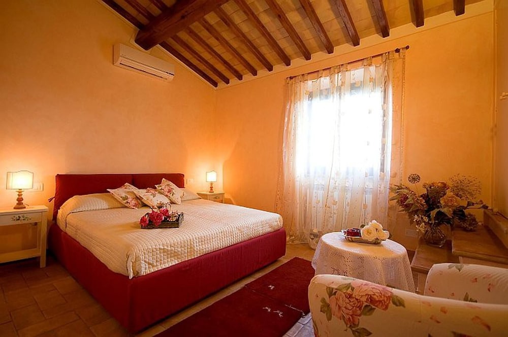 Red House/casa Rossa - Near Civita Di Bagnoregio view 2
